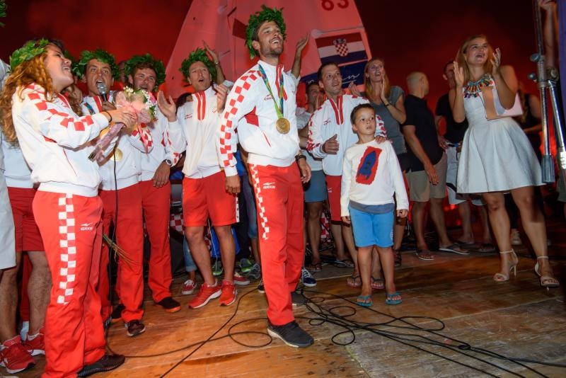 Veličanstveni doček zadarskih zlatnih olimpijaca Šime Fantele i Igora Marenića na zadarskoj rivi uz Morske orgulje i Pozdrav suncu. Photo: Dino Stanin/PIXSELL Veličanstveni doček zadarskih zlatnih olimpijaca Šime Fantele i Igora Marenića na zadarskoj rivi uz Morske orgulje i Pozdrav suncu. Photo: Dino Stanin/PIXSELL
