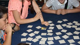 Etno dani: Osnovci igrali “Igru pamtilicu” u Gradskoj straži Etno dani: Osnovci igrali “Igru pamtilicu” u Gradskoj straži