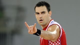 Bydgoszcz, 150909.
Dvorana Sport Arena Luczniczka.
Europsko prvenstvo u kosarci u Poljskoj, drugi krug natjecanja po skupinama 3. kolo grupe E, utakmica izmedju Hrvatske i Njemacke odlucujuca za ulazak u cetvrtfinale.
Na slici: Popovic.
Foto: Drago Sopta