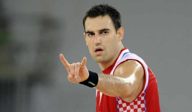 Bydgoszcz, 150909.
Dvorana Sport Arena Luczniczka.
Europsko prvenstvo u kosarci u Poljskoj, drugi krug natjecanja po skupinama 3. kolo grupe E, utakmica izmedju Hrvatske i Njemacke odlucujuca za ulazak u cetvrtfinale.
Na slici: Popovic.
Foto: Drago Sopta