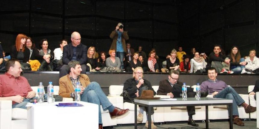 Splitski pisci, opcepoznati i sveprisutni “utorkasi” pricaju svoje price na temu: “Nase muke” na Priciginu, festivalu pricanja prica. Izbor gostiju i moderacija programa: Renato Baretic. Pricaju: Ivica Ivanisevic, Zlatko Gall, Ante Tomic, Jurica Pavicic, Splitski pisci, opcepoznati i sveprisutni “utorkasi” pricaju svoje price na temu: “Nase muke” na Priciginu, festivalu pricanja prica. Izbor gostiju i moderacija programa: Renato Baretic. Pricaju: Ivica Ivanisevic, Zlatko Gall, Ante Tomic, Jurica Pavicic,