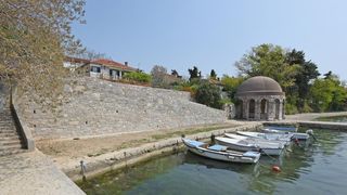 Pri kraju su radovi na obnovi prilaza fontani na Karmi.