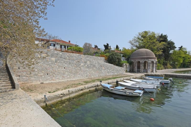 Pri kraju su radovi na obnovi prilaza fontani na Karmi.