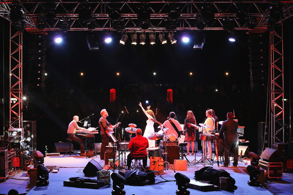 Čudesna Doris Dragović oduševila u Biogradu na Moru Čudesna Doris Dragović oduševila u Biogradu na Moru