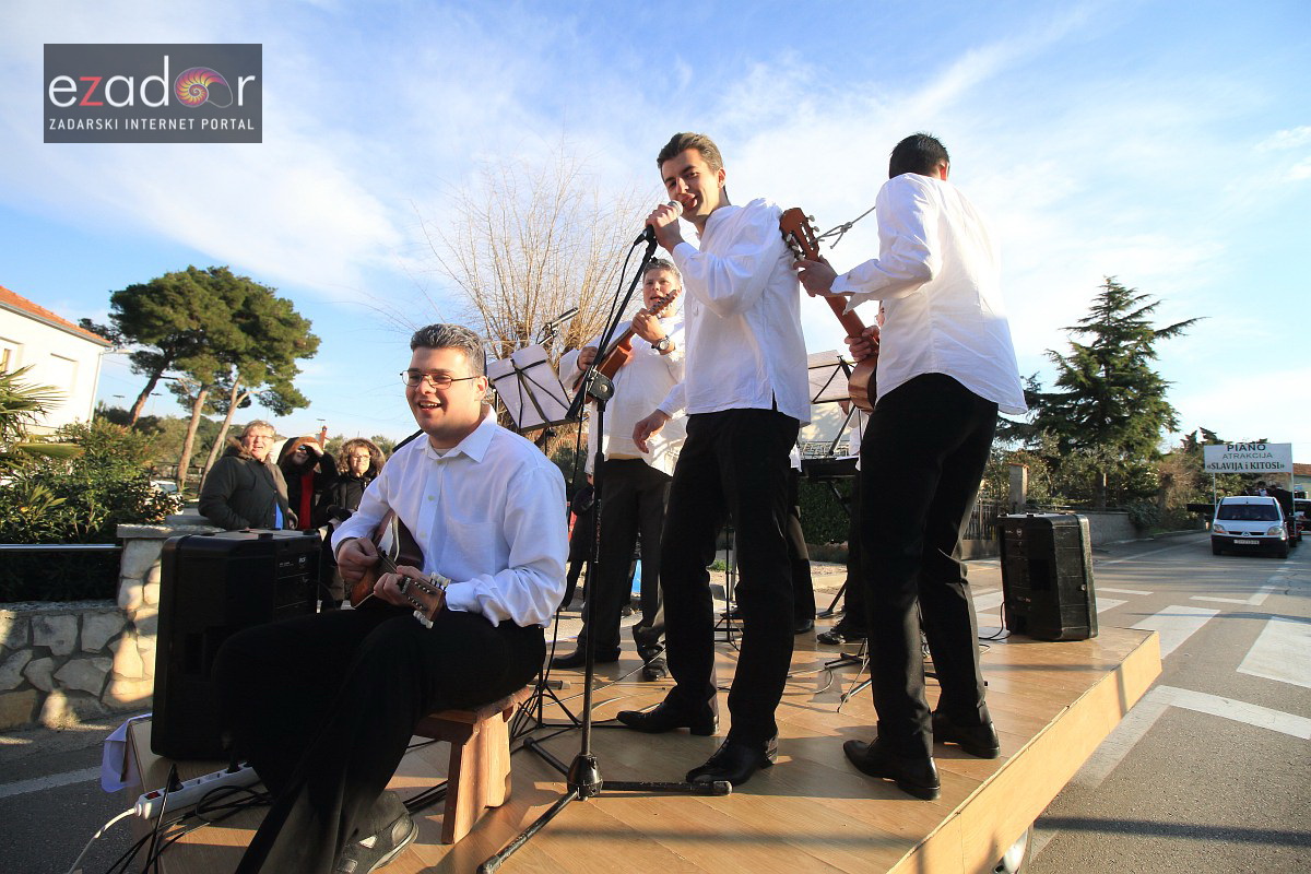 Maškarana povorka Velike Bake u Murteru