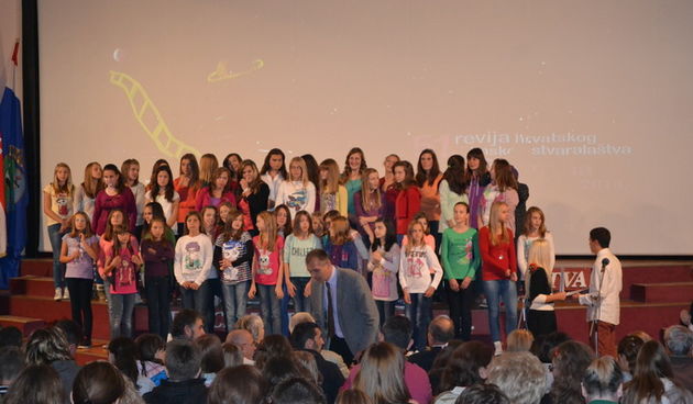 Sinoć u Kutini svečano otvorena 51. revija hrvatskog filmskog stvaralaštva djece!