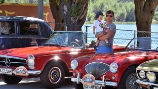 Tisuću kilometara sa oldtimerima Tisuću kilometara sa oldtimerima