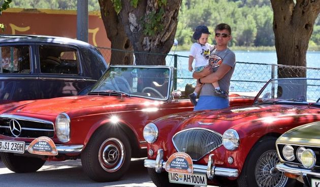 Tisuću kilometara sa oldtimerima