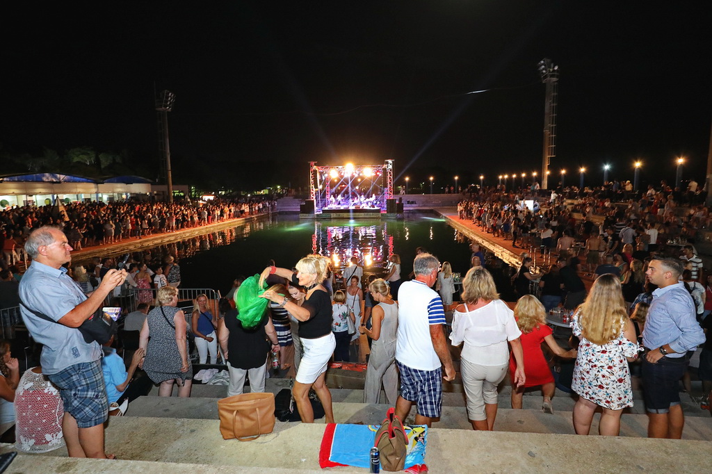 Halid Bešlić maestralno zaključio koncertnu sezonu u Biogradu na Moru