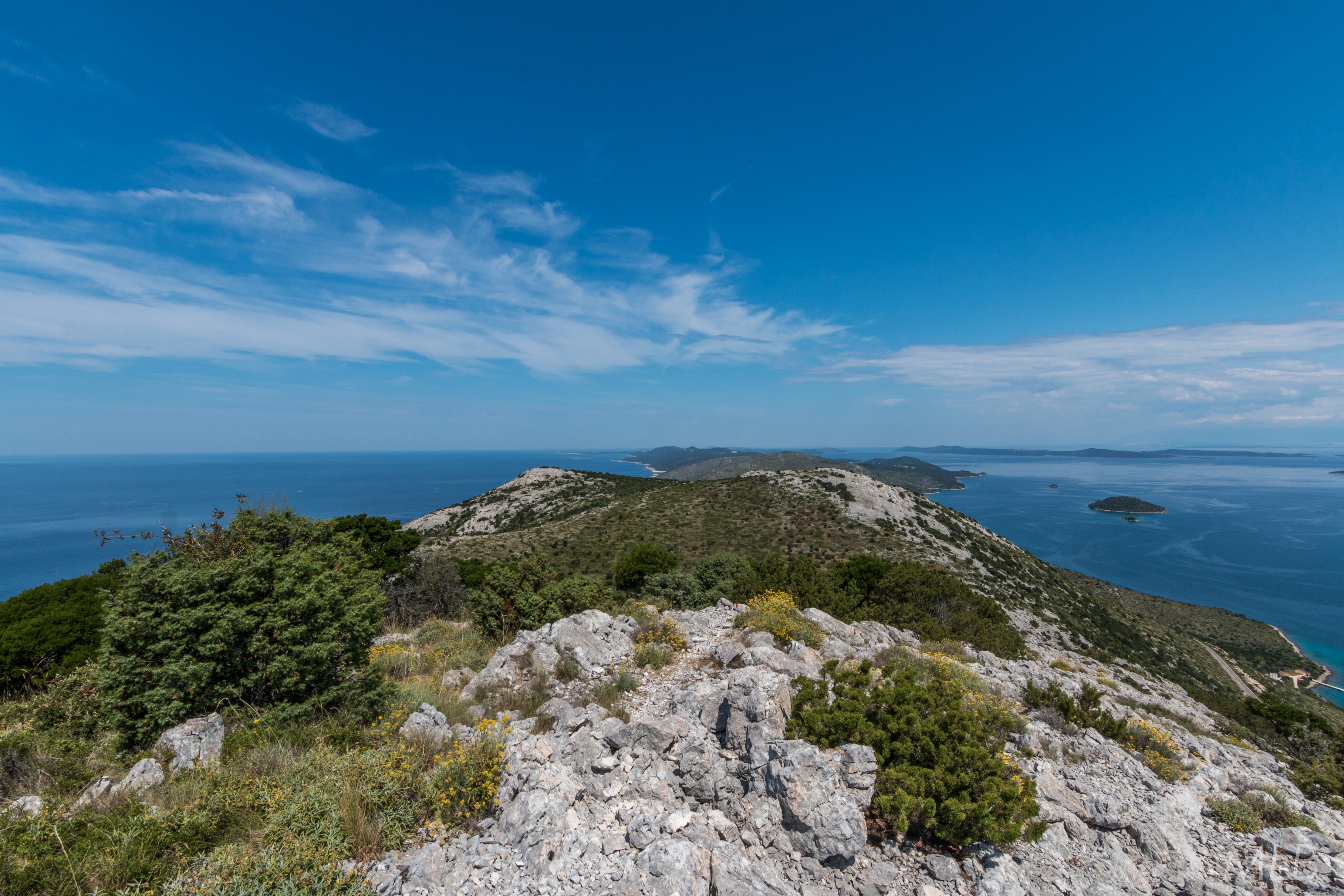 Izlet do Dugog otoka – planinarenje do Orljaka i posjet Velom Ratu
