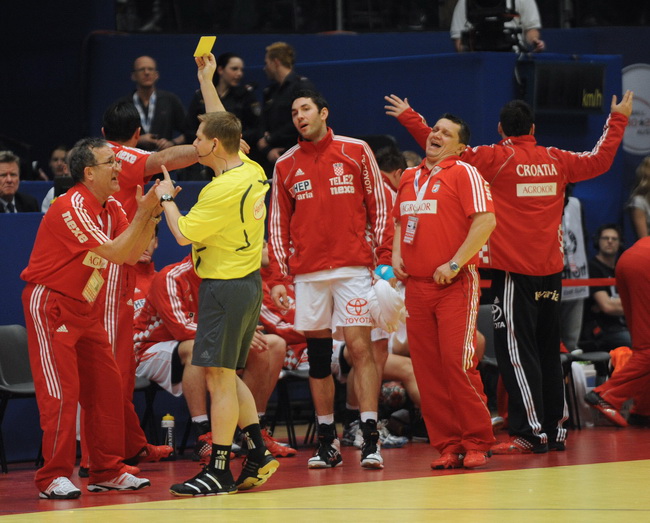 Bec, 310110.
Austrija je domacin EURO 2010 u rukometu od 19-31 01.10. U Becu se igraju utakmice poufinala i finala. Polufinale su izborile reprezentacije Islanda, Francuske, Poljske i Hrvatske. U polufinalnim utakmicama finale su izborile reprezentacije F