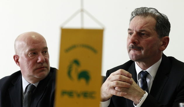 Zagreb, 230211.
Stecajni upravitelj Peveca Darko Sket odrzao je press konferenciju na temu duga Peveca Raiffeisen banci od 90 milijuna kuna, zbog kojeg bi stecajni plan Peveca mogao propasti. RBA je pokrenula ovrhu nad Pevecovim prodajnim centrom u zagreb