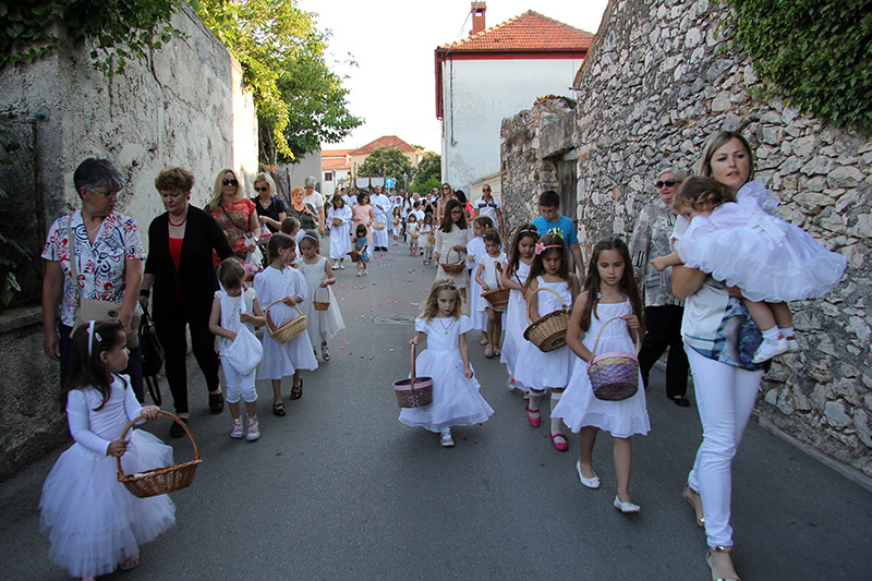 Arbanasi: Procesija povodom blagdana Tijelova 19. lipnja 2014.  foto: Bernard Kotlar