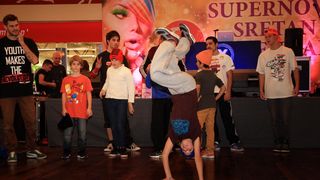 Image 685827 (auto) Image 685827 (auto)