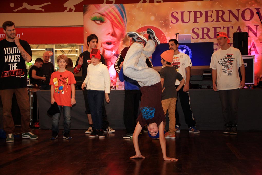 Image 685827 (auto) Image 685827 (auto)