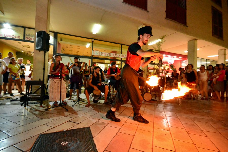 Performeri Saraswati na KalelargArt-u ; foto Iva Perinčić Performeri Saraswati na KalelargArt-u ; foto Iva Perinčić