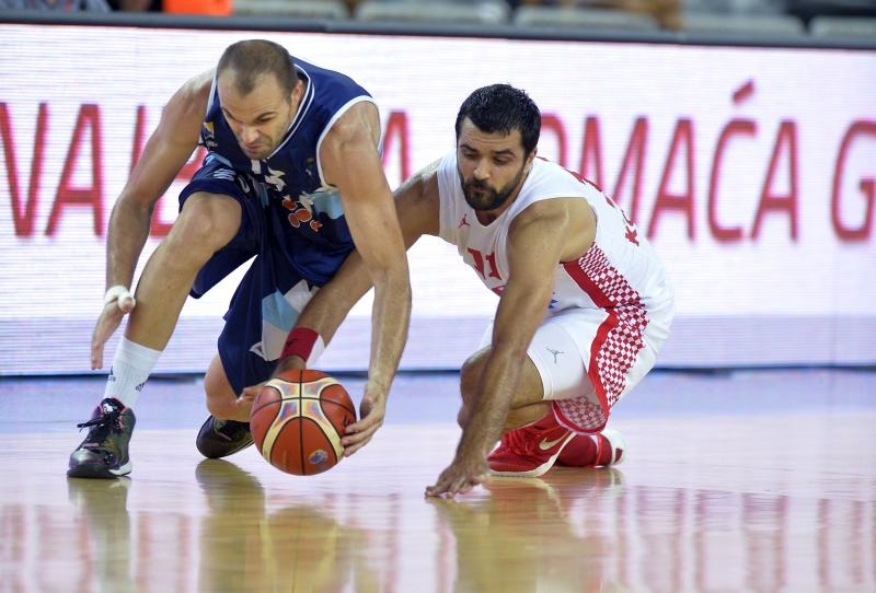 Arena Zagreb, Zagreb – Pripremni turnir za EuroBasket 2015., Hrvatska – BiH. Photo: Igor Kralj i Marko Lukunic/PIXSELL Arena Zagreb, Zagreb – Pripremni turnir za EuroBasket 2015., Hrvatska – BiH. Photo: Igor Kralj i Marko Lukunic/PIXSELL