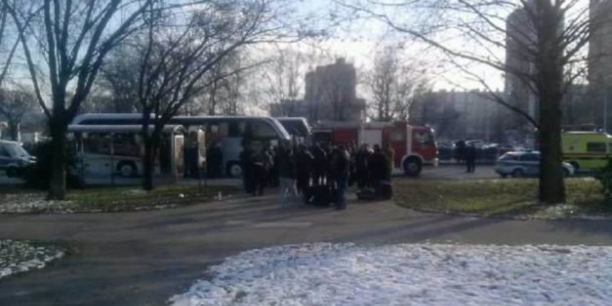 Napadnut autobus i grčki navijači, Foto: Index.hr