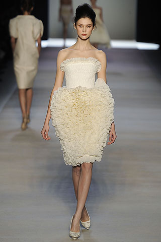 Na granici s coutureom (Moda.hr)