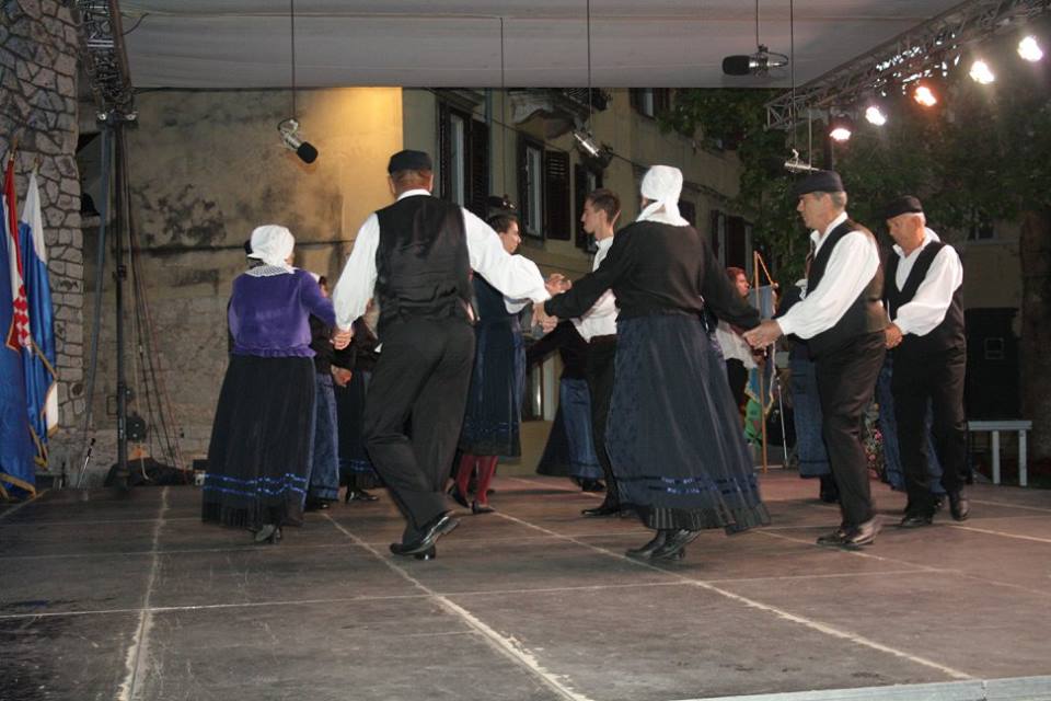 smotra folklora; etno dani