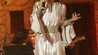 Zadar, 131110.
Dvorana Kresimira Cosica.
Festival zabavne glazbe Zadar 2010. Druga vecer.
Na fotografiji: nastup Ivana Kovac
Foto: Vladimir Ivanov / Cropix Zadar, 131110.
Dvorana Kresimira Cosica.
Festival zabavne glazbe Zadar 2010. Druga vecer.
Na fotografiji: nastup Ivana Kovac
Foto: Vladimir Ivanov / Cropix