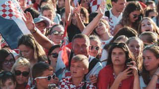 Zadar priredio čudesan doček svojim Vatrenim herojima (1)