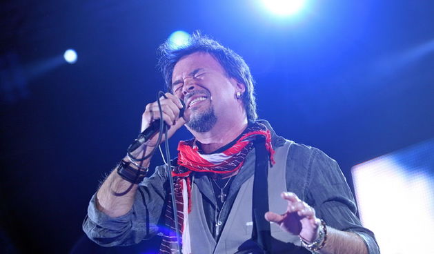 Zagreb, 220410.
U sklopu velike turneje Toleranca tour 2010 i povodom izlaska novog albuma naziva “Toleranca” Zlatan Stipisic Gibonni veceras je u KC Drazen Petrovic odrzao prvi od 2 predvidjena zagrebacka koncerta.
Na slici: Gibonni.
Foto: Neja Markicevi