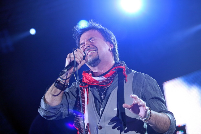 Zagreb, 220410.
U sklopu velike turneje Toleranca tour 2010 i povodom izlaska novog albuma naziva “Toleranca” Zlatan Stipisic Gibonni veceras je u KC Drazen Petrovic odrzao prvi od 2 predvidjena zagrebacka koncerta.
Na slici: Gibonni.
Foto: Neja Markicevi