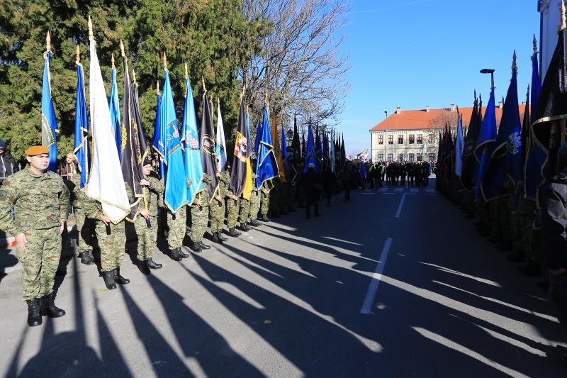 Image 380837 (auto) Image 380837 (auto)