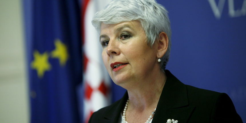 Zagreb, 190411.
Markov Trg.
Banski dvori.
Press konferencija predsjednice Vlade Republike Hrvatske Jadranke Kosor.
Foto: Goran Mehkek / Cropix Zagreb, 190411.
Markov Trg.
Banski dvori.
Press konferencija predsjednice Vlade Republike Hrvatske Jadranke Kosor.
Foto: Goran Mehkek / Cropix