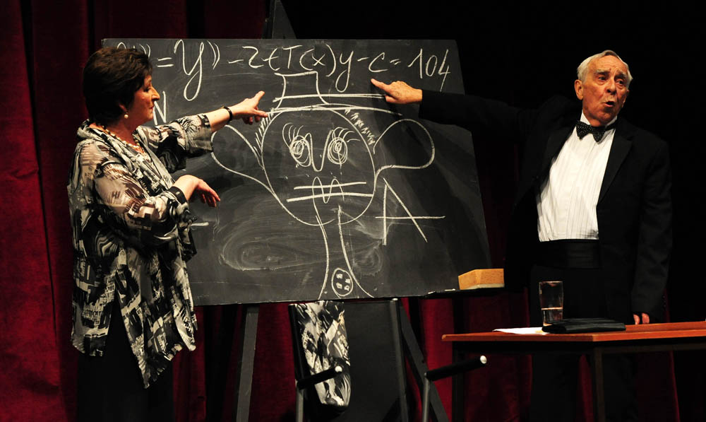 Zadar, 28.02.2013. snimio: Nenad Marčev,
PLANET ART,
Raymond Queneu,
STILSKE VJEŽBE,
Redatelj Tomislav Radić,
Igraju: Lela Margitić i Pero Kvrgić,
Dvorana HNK Zadar Zadar, 28.02.2013. snimio: Nenad Marčev,
PLANET ART,
Raymond Queneu,
STILSKE VJEŽBE,
Redatelj Tomislav Radić,
Igraju: Lela Margitić i Pero Kvrgić,
Dvorana HNK Zadar