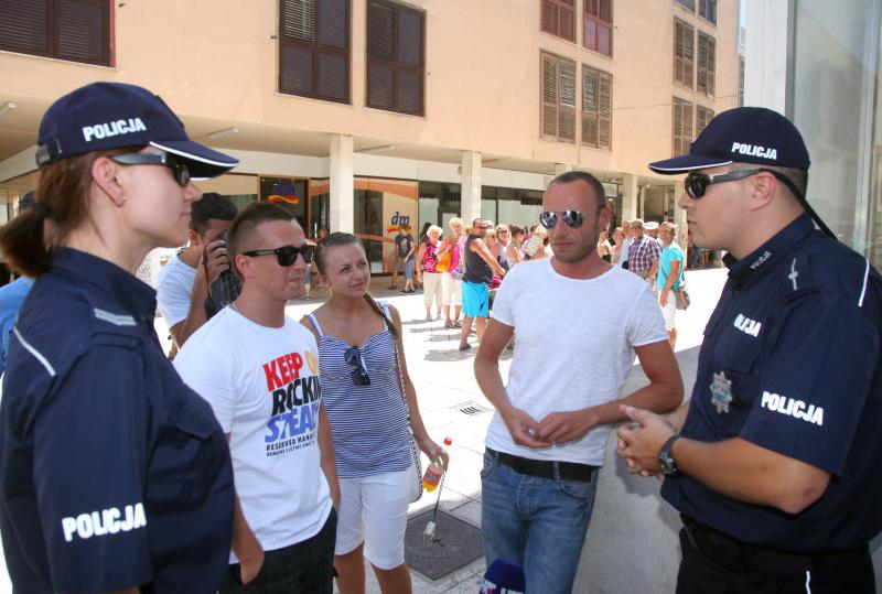 08.07.2013., Zadar – Press konferencija u policiji zadarskoj. Predstavljanje stranih policajaca iz Slovacke i Madjarske koji ce ovo ljeto zajedno s hrvatskim kolegama kontrolirati strane turiste a najvise turiste iz zemalja iz kojih su i policajci. Slovac