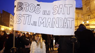 Zagreb, 040311.
Peti po redu, protuvladin prosvjed tzv. facebook grupe zapocinje veceras na Cvjetnom trgu.
Na fotografiji: Transparenti.
Foto: Davor Pongracic / CROPIX Zagreb, 040311.
Peti po redu, protuvladin prosvjed tzv. facebook grupe zapocinje veceras na Cvjetnom trgu.
Na fotografiji: Transparenti.
Foto: Davor Pongracic / CROPIX