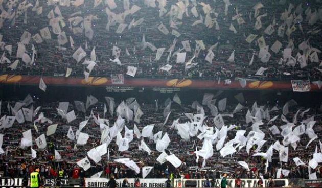 Navijači Bešiktaša, foto: bjk.com.tr