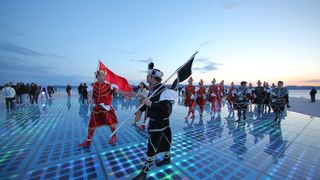 HGD Sv. Cecilija izvelo korčulanski viteški ples “Moreška” na Pozdravu suncu