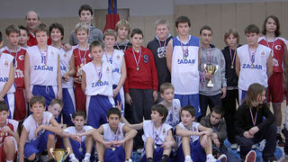 Podjela medalja na Božićnom košarkaškom turniru