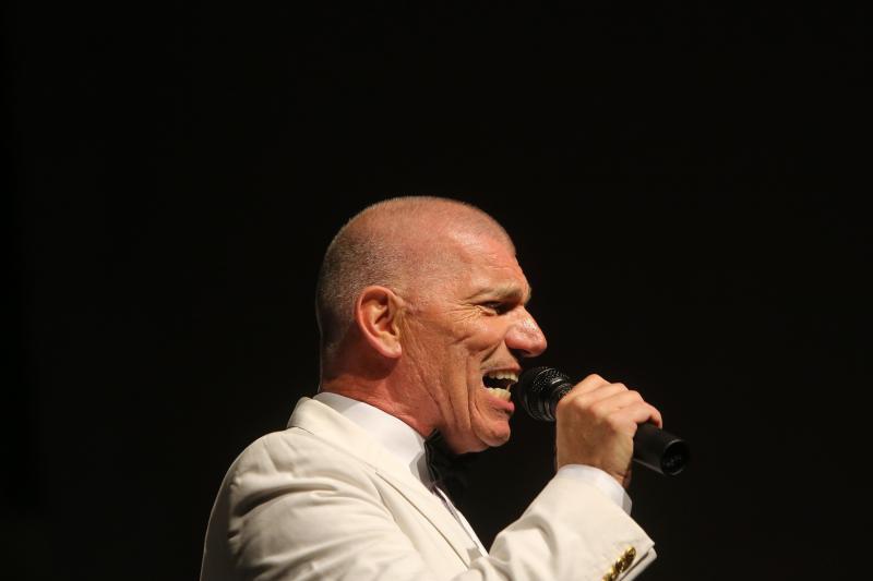 17.07.2013., Zadar – Na Poljani Sime Budinica odrzan je koncert Simon Marlowa i Jazz orkestra HRT-a. Photo: Filip Brala/PIXSELL 17.07.2013., Zadar – Na Poljani Sime Budinica odrzan je koncert Simon Marlowa i Jazz orkestra HRT-a. Photo: Filip Brala/PIXSELL