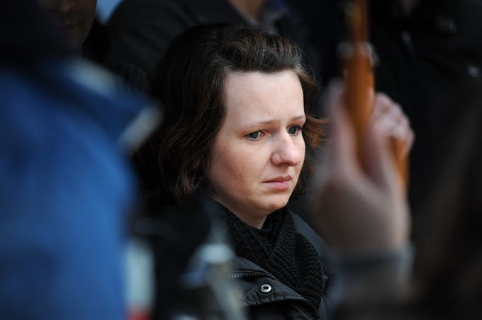 Zadar, 300313.
Sprovod djevojcice Nore Situm koja je prosli tjedan preminula u bolnici u Philadelphiji nakon duge i teske bolesti, odrzao se danas na gradskom groblju u Zadru. Na sprovodu je bilo nekoliko stotina ljudi, obitelji i prijatelja.
Na fotografi Zadar, 300313.
Sprovod djevojcice Nore Situm koja je prosli tjedan preminula u bolnici u Philadelphiji nakon duge i teske bolesti, odrzao se danas na gradskom groblju u Zadru. Na sprovodu je bilo nekoliko stotina ljudi, obitelji i prijatelja.
Na fotografi