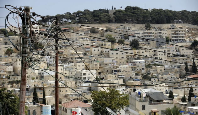 Jeruzalem, 081010.
Reportaza iz Jeruzalema svetog grada u Izraelu.
Na slici: stujni stupovi sa mnogobrojnim kablovima.
Foto: Drago Sopta / CROPIX