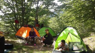 Obnova skloništa na Vlaškom gradu, foto: PD Paklenica Obnova skloništa na Vlaškom gradu, foto: PD Paklenica