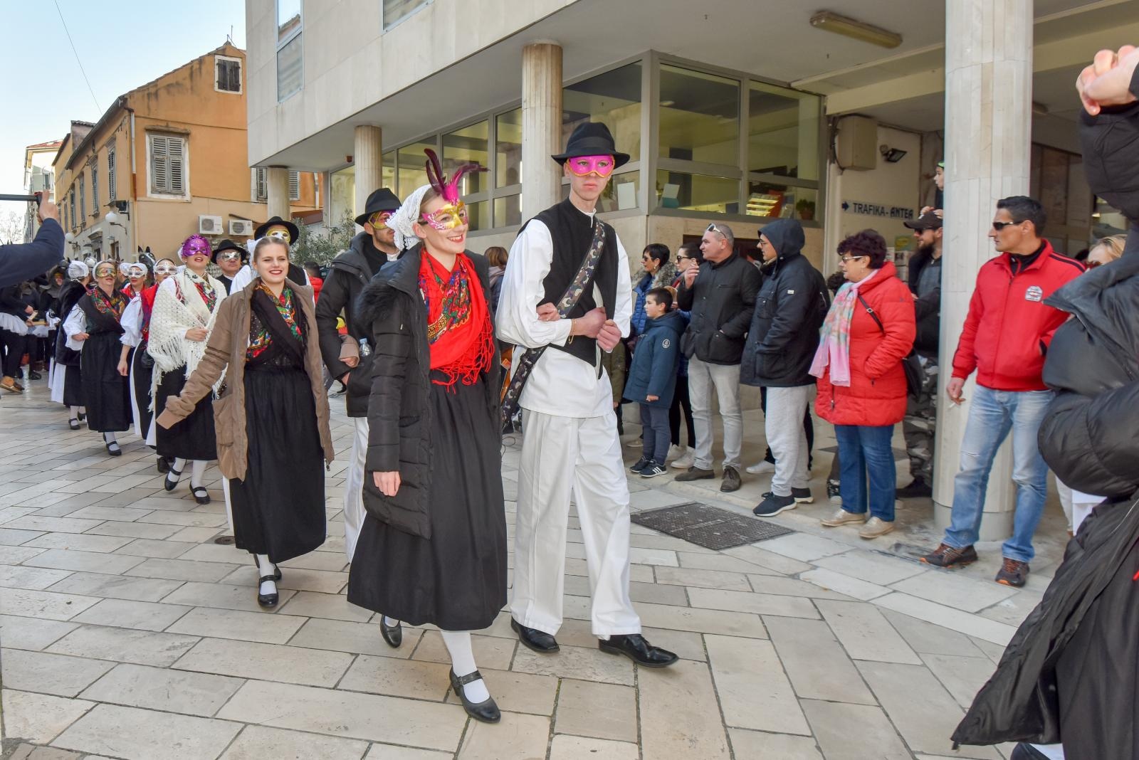 Zadarski karneval 2018: Povorka maškaranih skupina gradskim ulicama Zadarski karneval 2018: Povorka maškaranih skupina gradskim ulicama