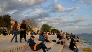 Zadar: Turisti uživaju u zalasku sunca