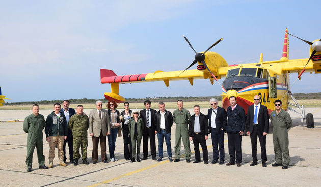 Zastupnici Hrvatskog sabora posjetili zrakoplovnu bazu u Zemuniku