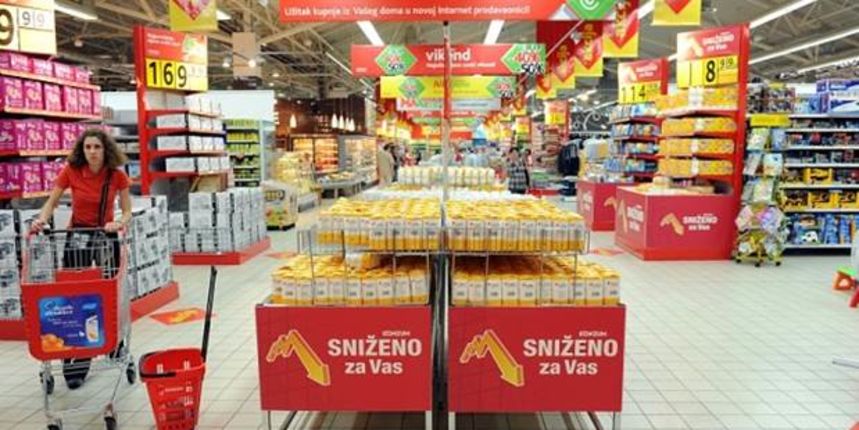 Zadarski navijači “opustošili” trgovinu u Širokom Brijegu, foto: dnevno.ba Zadarski navijači “opustošili” trgovinu u Širokom Brijegu, foto: dnevno.ba