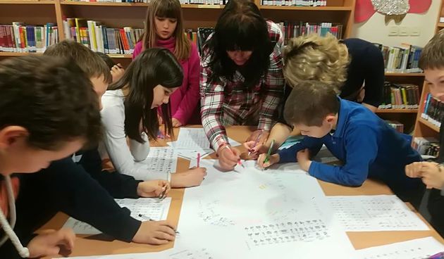 U sklopu “Zadar čita”, radionicu u ogranku Ploča “Pismo kroz povijest” održala je prof. povijesti i geografije Marina Ćurković za učenike 3. razreda Područne škole Ploča.