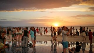 Zadrani i njihovi gosti jučer su mogli svjedociti nevjerojatnom zalasku sunca,
Photo: Filip Brala/PIXSELL Zadrani i njihovi gosti jučer su mogli svjedociti nevjerojatnom zalasku sunca,
Photo: Filip Brala/PIXSELL