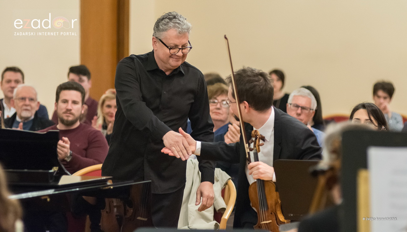 “Glazbena fantazija” Zadarskog komornog orkestra u Svečanoj dvorani Sveučilišta u Zadru. Solist Berislav Šipuš na klaviru, pod ravnanjem maestra Pavla Dešpalja “Glazbena fantazija” Zadarskog komornog orkestra u Svečanoj dvorani Sveučilišta u Zadru. Solist Berislav Šipuš na klaviru, pod ravnanjem maestra Pavla Dešpalja