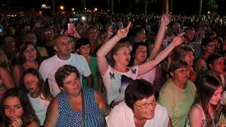 Virsko ljeto 2016: Dražen Zečić Zeko i Banana Band raspjevali i rasplesali Vir