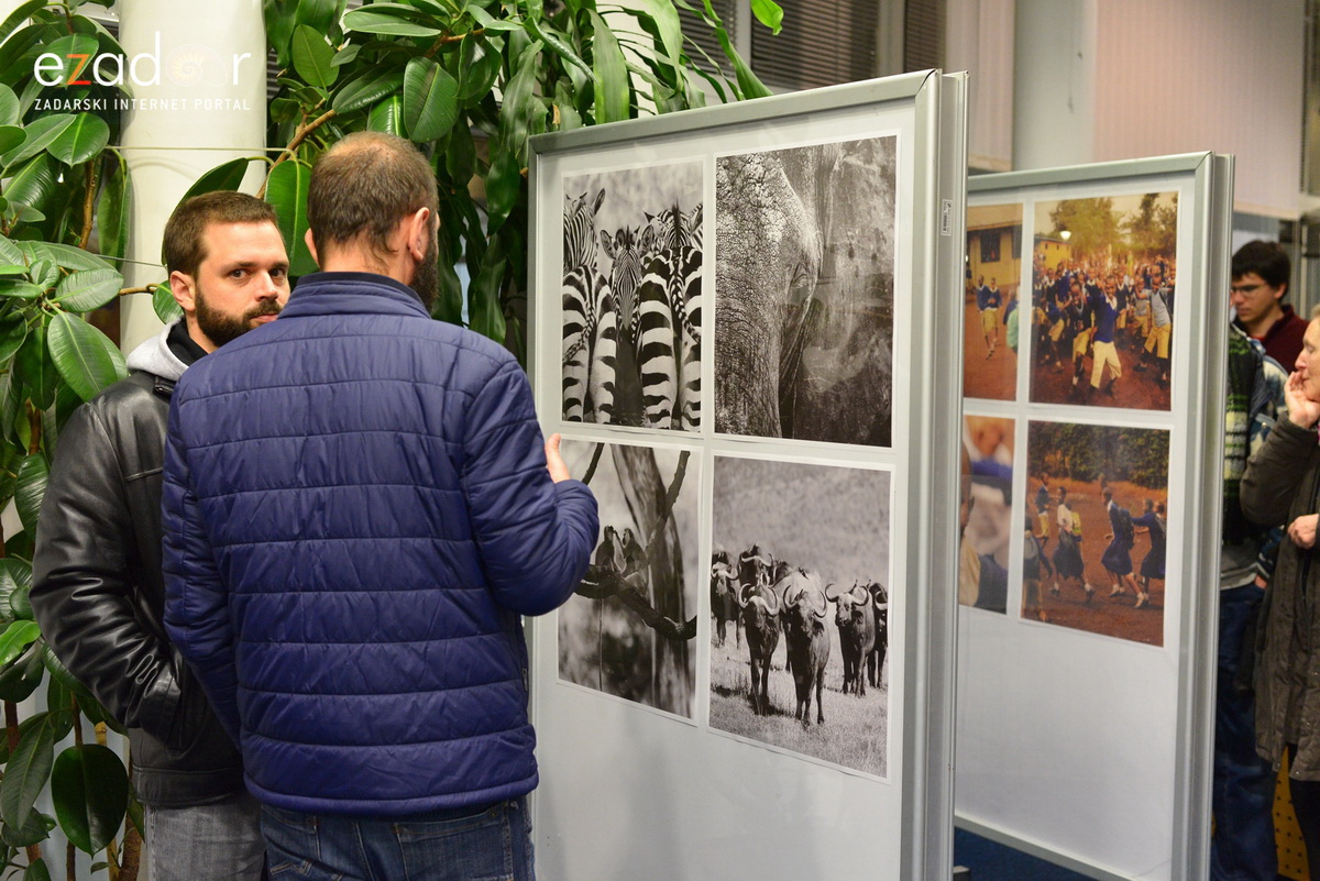 Gradska knjižnica Zadar: Otvorenje izložbe fotografija “Afrika na kvadrat” autora Filipa Brale Gradska knjižnica Zadar: Otvorenje izložbe fotografija “Afrika na kvadrat” autora Filipa Brale