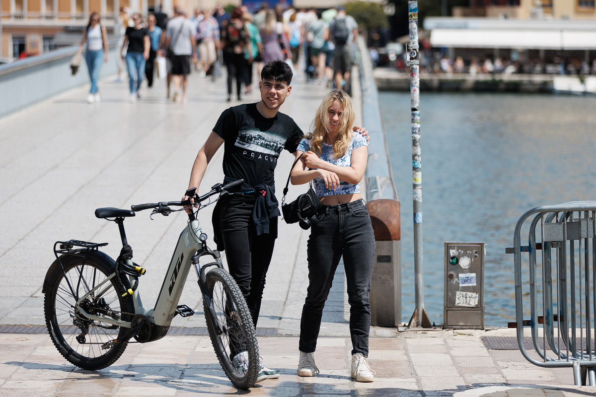 Đir po gradu, subotnja špica, 3. svibnja 2025. Đir po gradu, subotnja špica, 3. svibnja 2025.